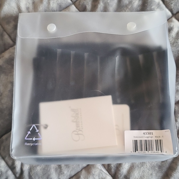 Statement Leggings - Picture 8 of 12